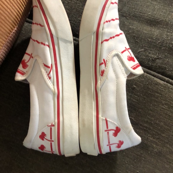 🔥 Host pick 4/20 🔥In N Out slip on Sneakers - Picture 8 of 10